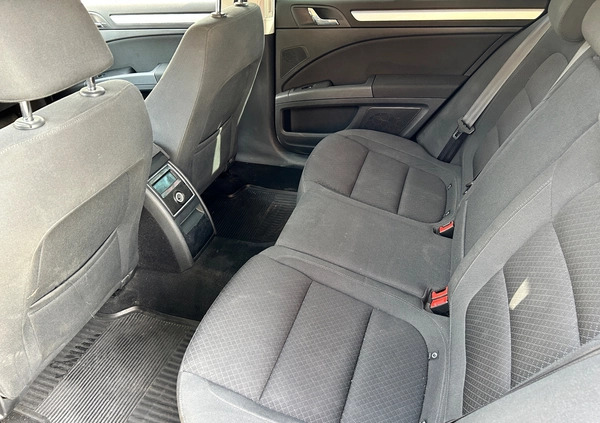 Skoda Superb cena 40500 przebieg: 300000, rok produkcji 2015 z Sochaczew małe 106